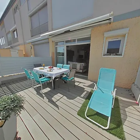 Vos Les Pieds Dans Le Sable. Apartment Saint-Pierre-la-Mer (Aude)